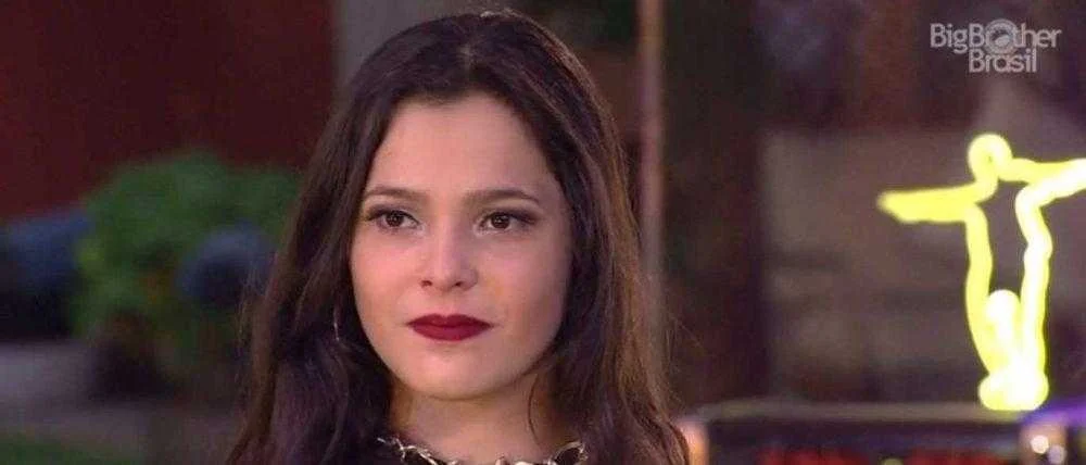 emilly passa vergonha ao pedir smartphone em troca de propaganda