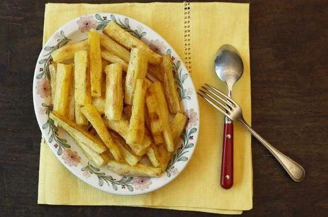 Mandioca assada mais crocante que a frita