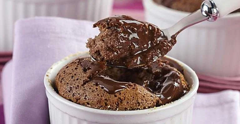 Receita de suflê de chocolate com calda