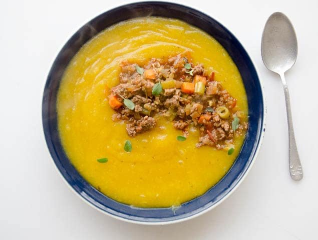 1564000084 956 Sopa de mandioquinha com carne moida Coisa de Vo